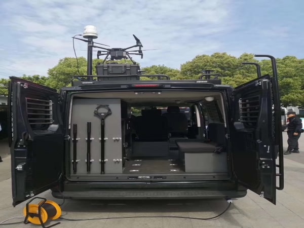 依維柯歐勝無人機(jī)指揮車