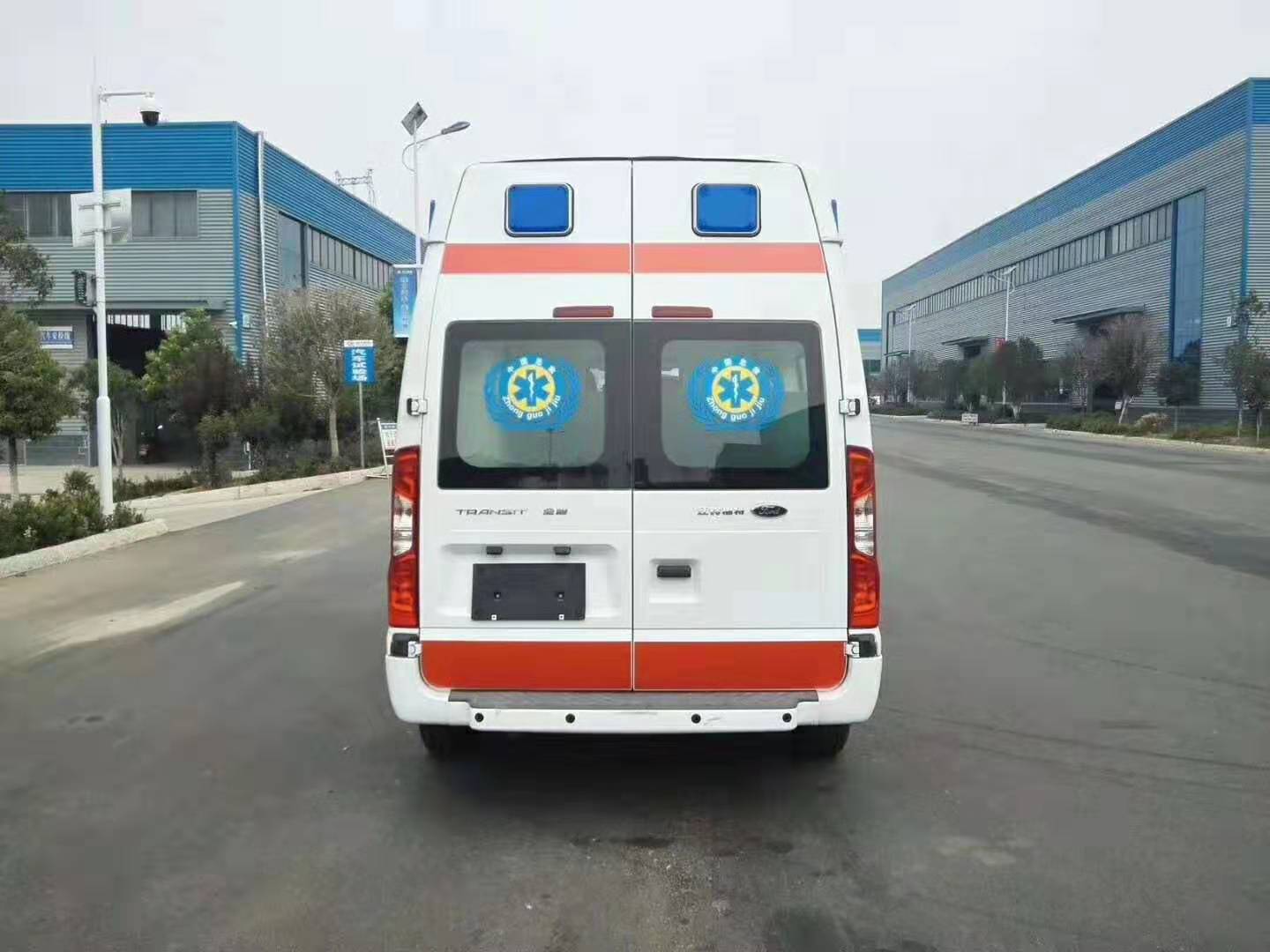 福特V348長軸中頂監(jiān)護型救護車