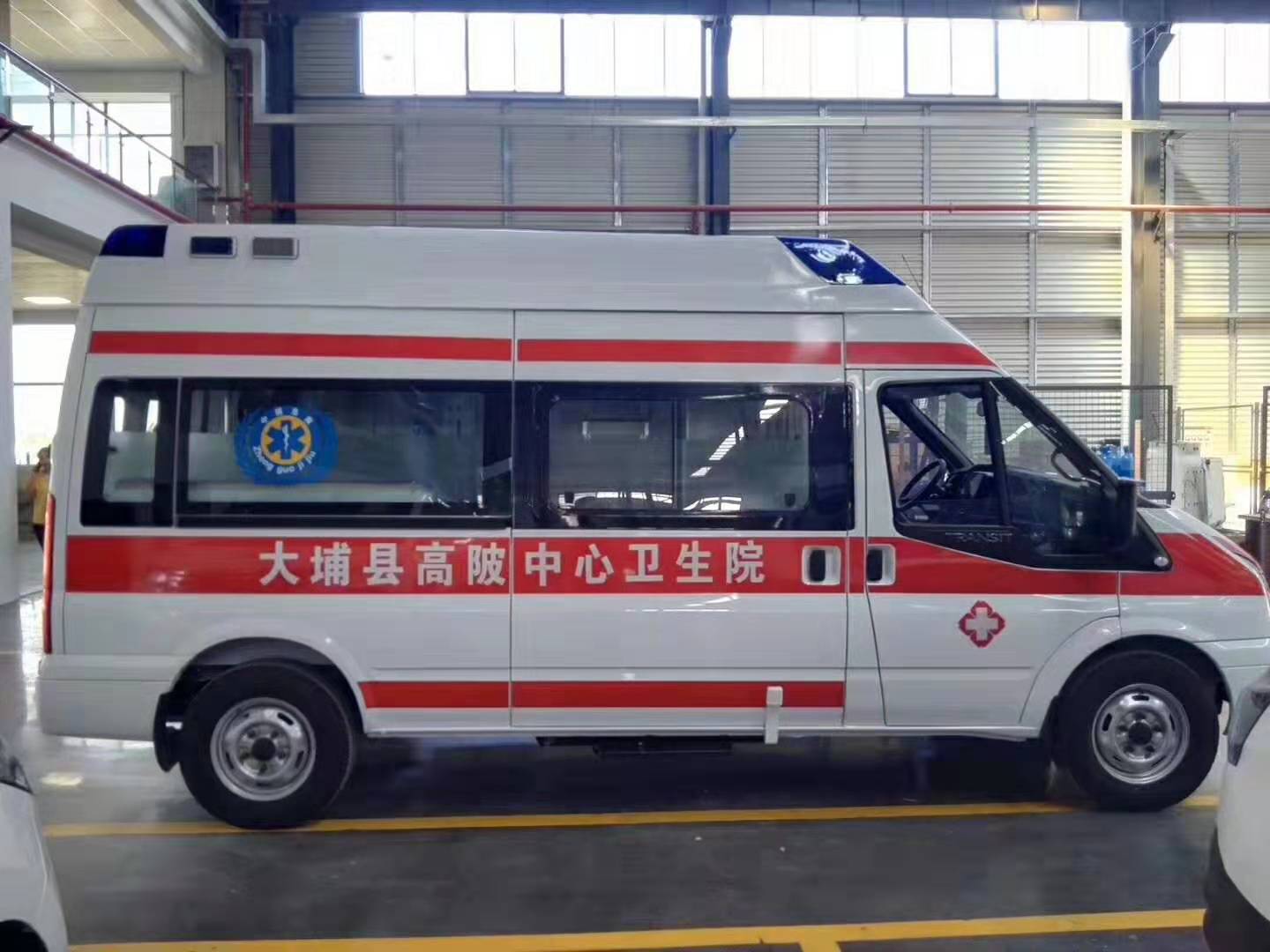 福特V348長(zhǎng)軸高福星頂救護(hù)車